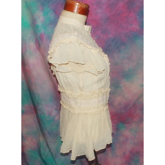 Lace embroidered ruffle flutter sleeve peplum top - Picture 3 of 4